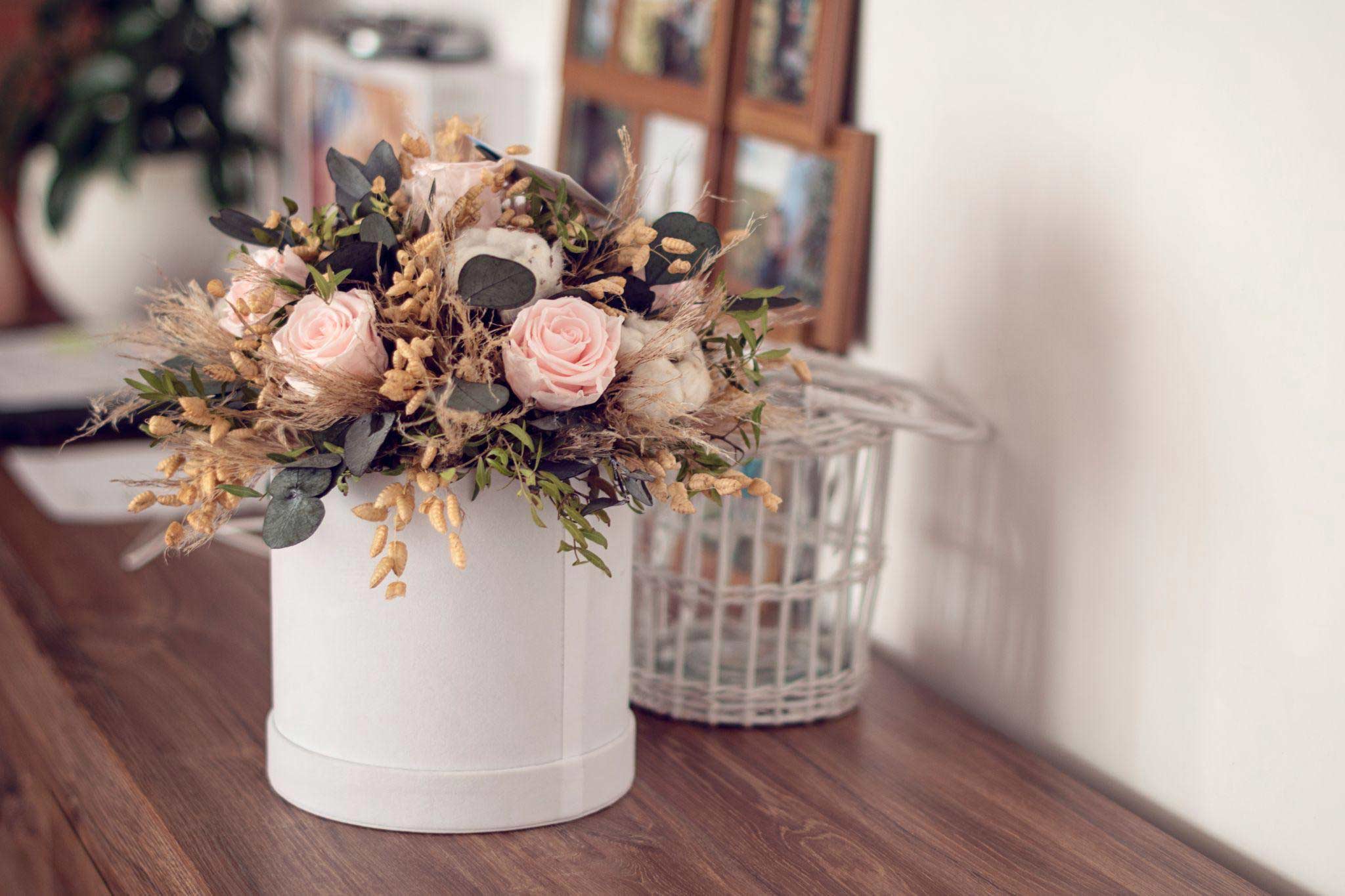 Dried Flowers vs. Preserved Flowers: What Are the Differences?